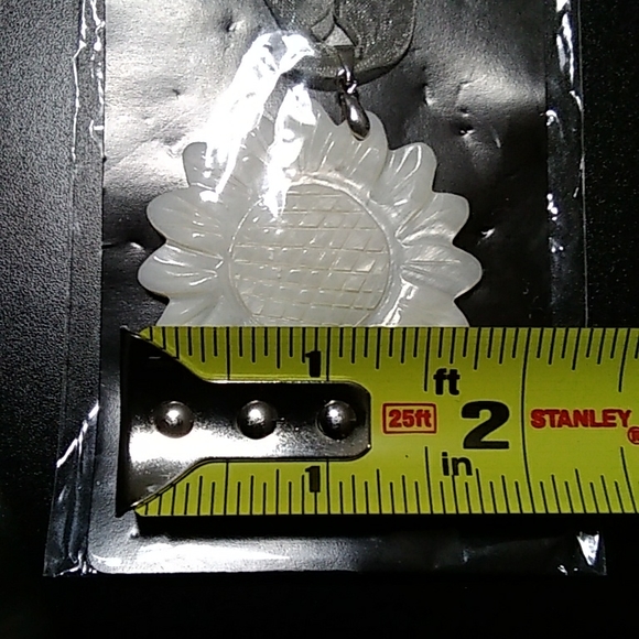 3/$50💎 Shell Necklace - Picture 5 of 5